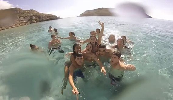 Fotogramma da Con i nostri occhi