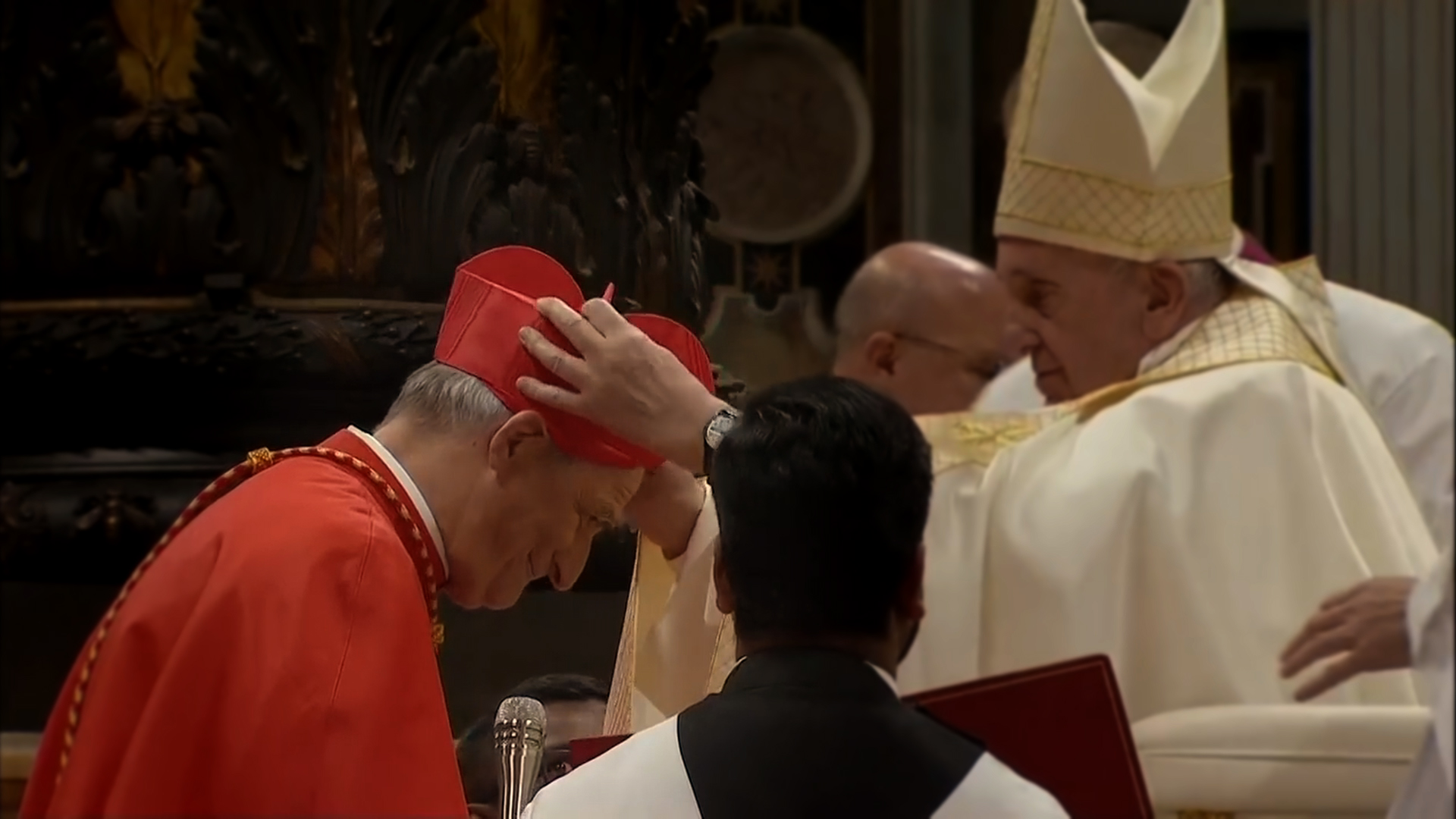 Fotogramma da Il Vangelo secondo Matteo Z. Professione vescovo